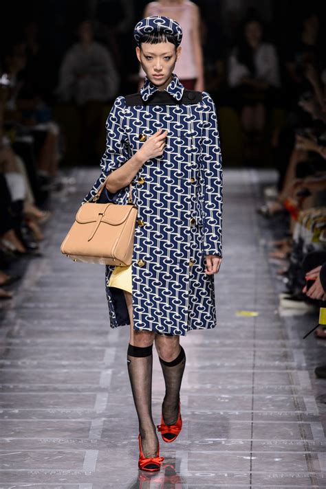 sfilata prada febbraio 2019 aperta al pubblico|Prada Resort 2019: i look più belli e le foto della sfilata.